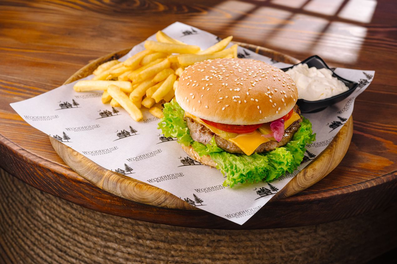 фото-Чизбургер/бургер со свино-говяжей котлетой